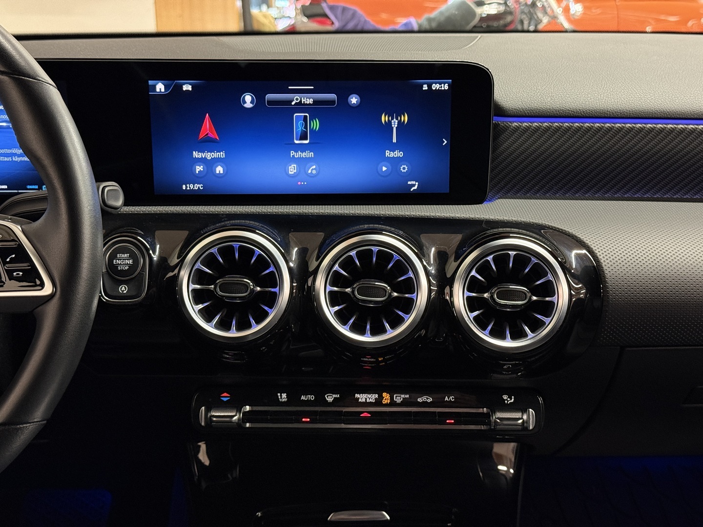 MERCEDES-BENZ A 2023