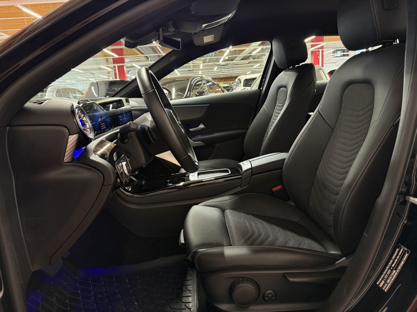 MERCEDES-BENZ A 2023