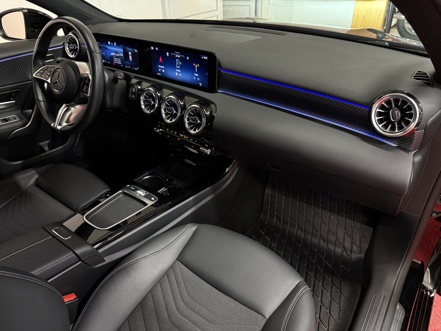 MERCEDES-BENZ A 2023