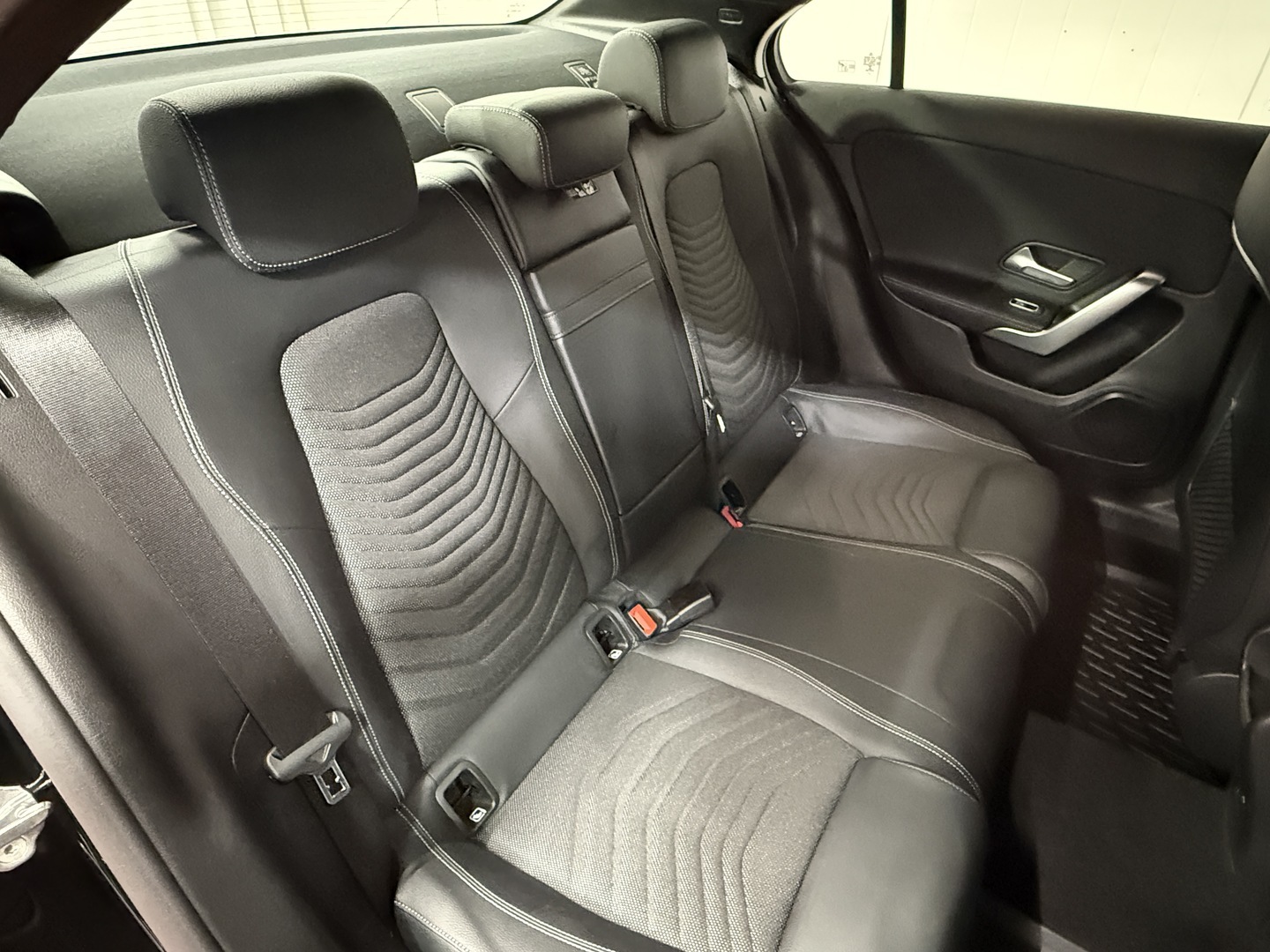 MERCEDES-BENZ A 2023