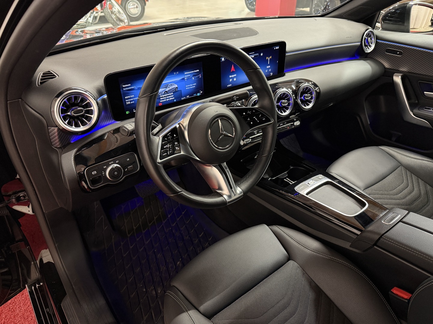 MERCEDES-BENZ A 2023