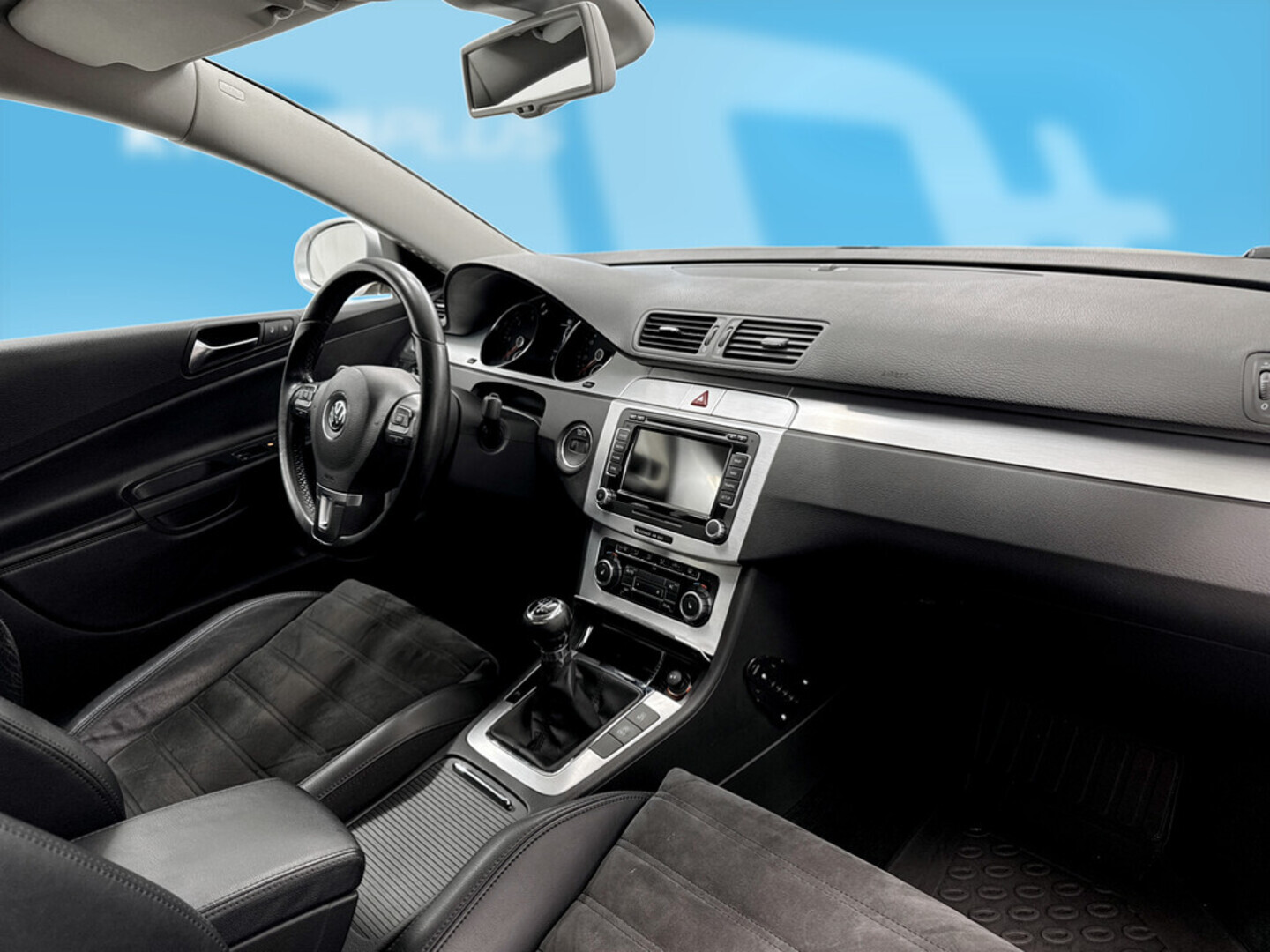 VOLKSWAGEN Passat 2010