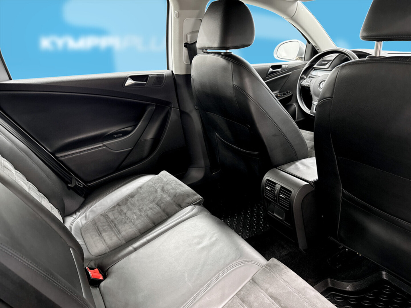 VOLKSWAGEN Passat 2010