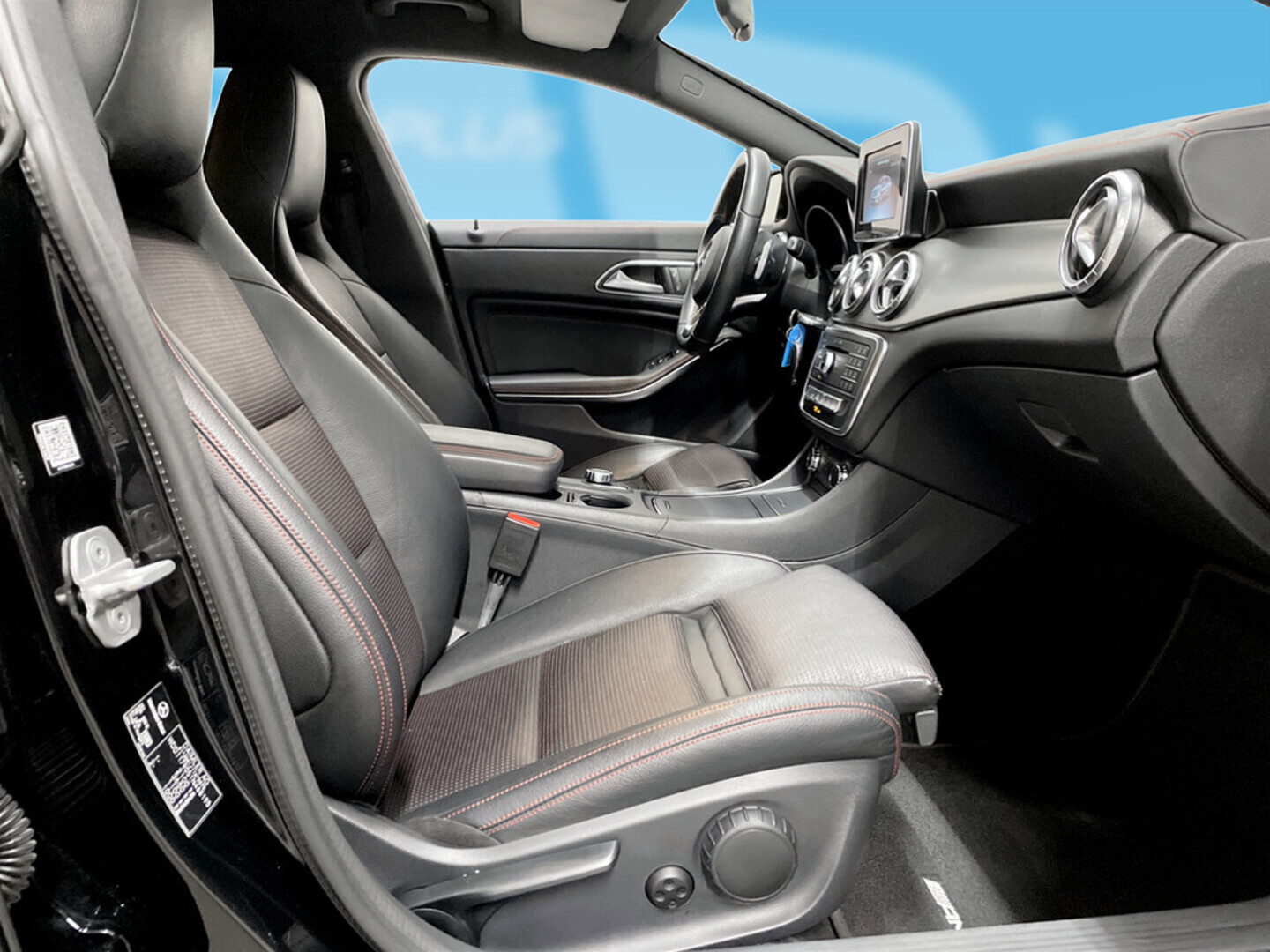 MERCEDES-BENZ CLA 2016