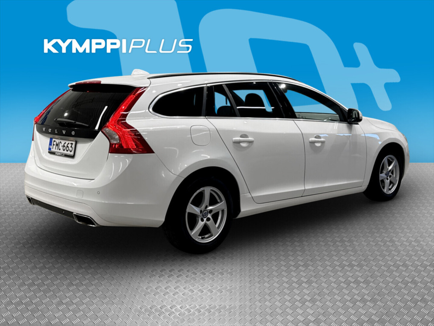 VOLVO V60 2015