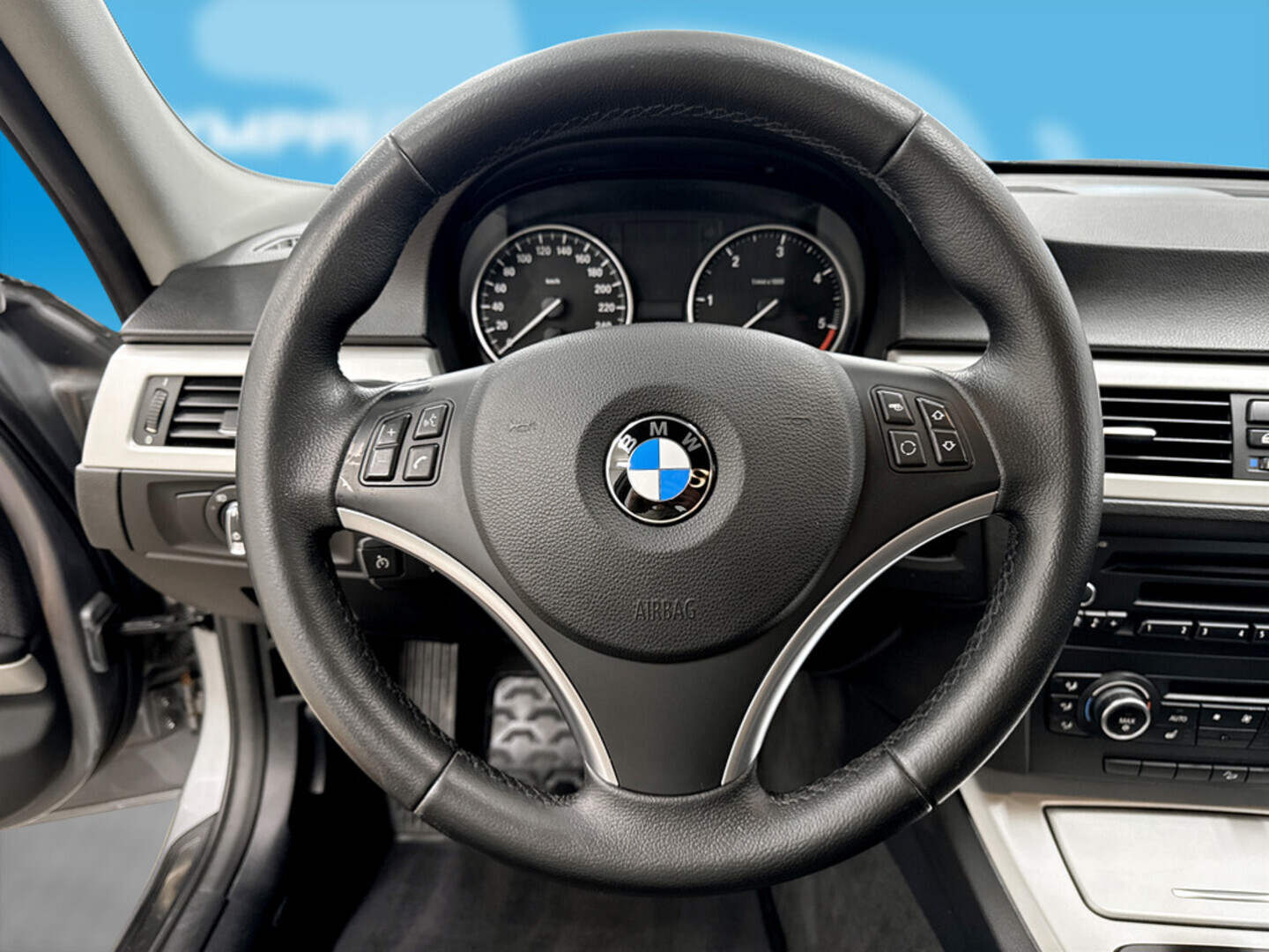BMW 320 2010