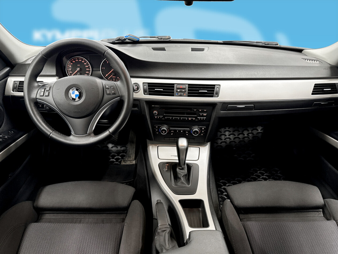 BMW 320 2010