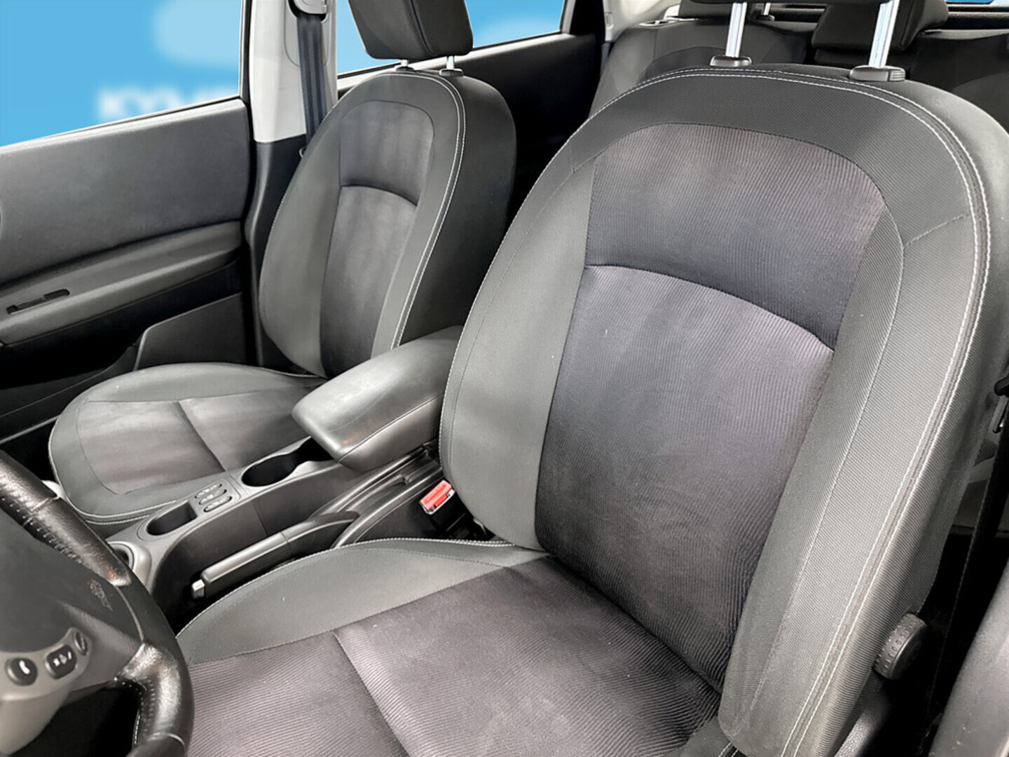 NISSAN Qashqai 2012