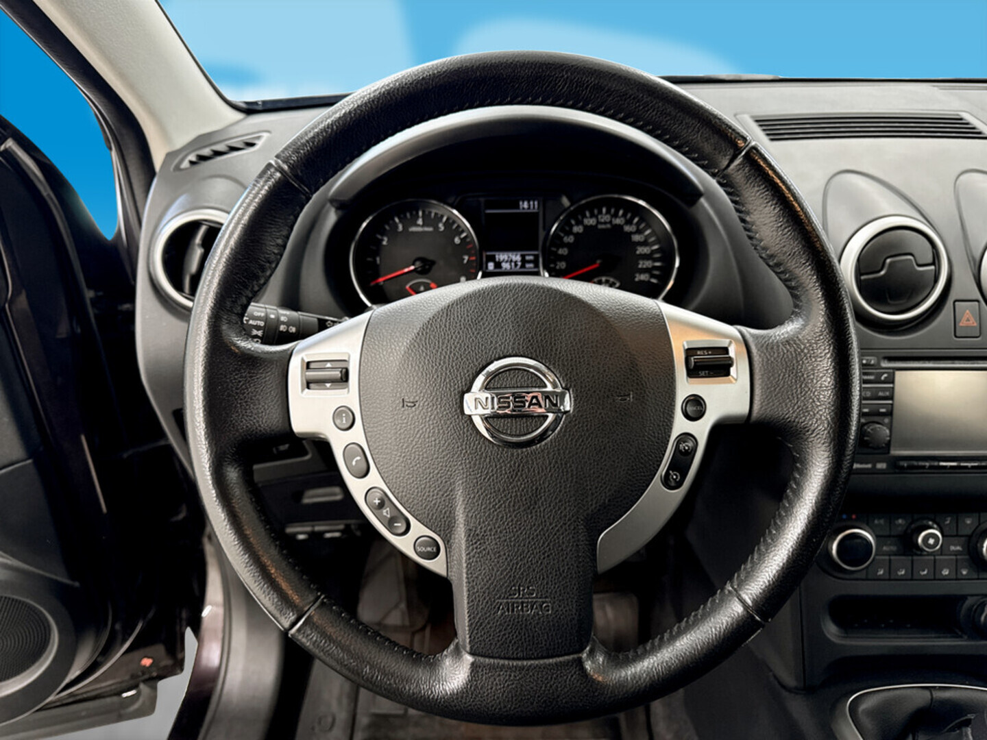 NISSAN Qashqai 2012