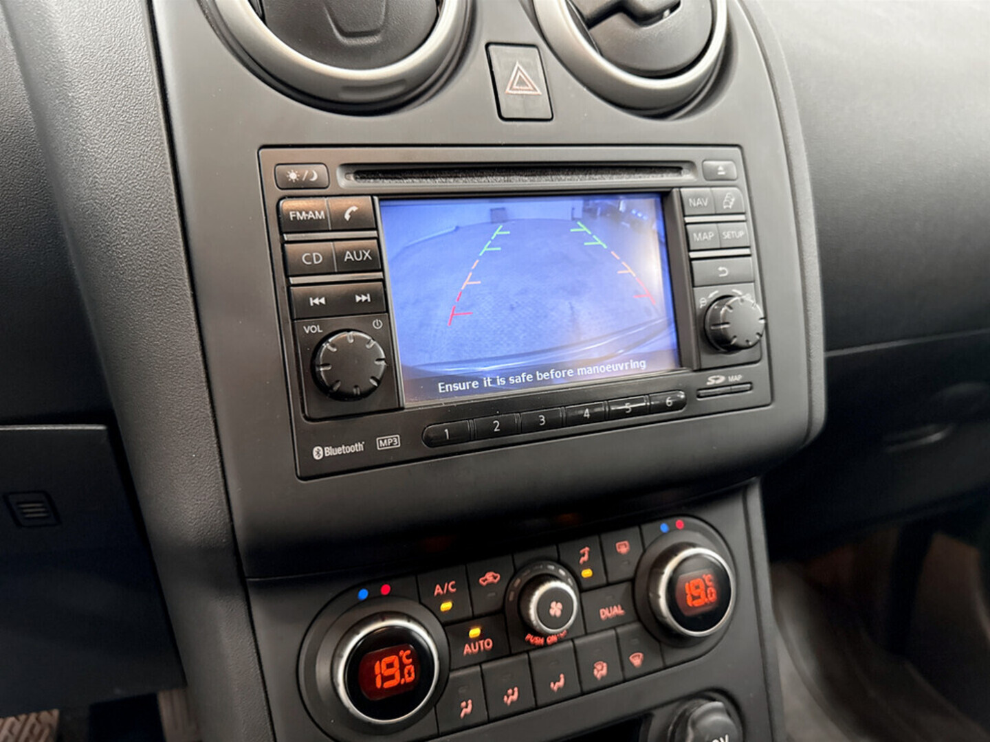 NISSAN Qashqai 2012