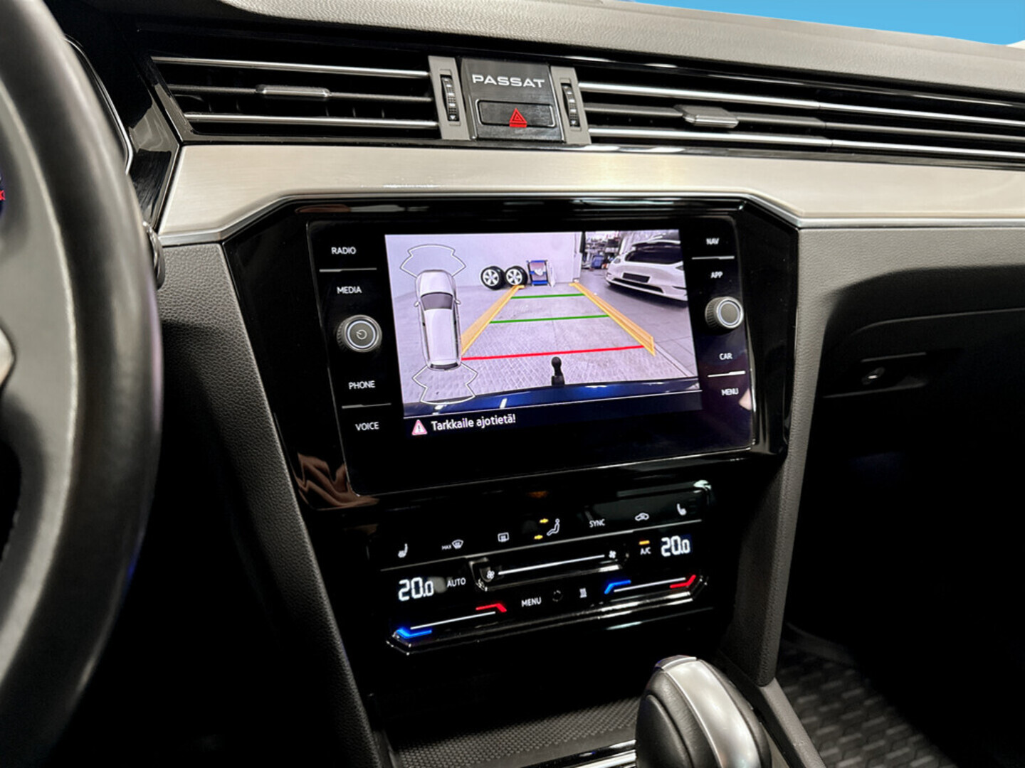 VOLKSWAGEN Passat 2022