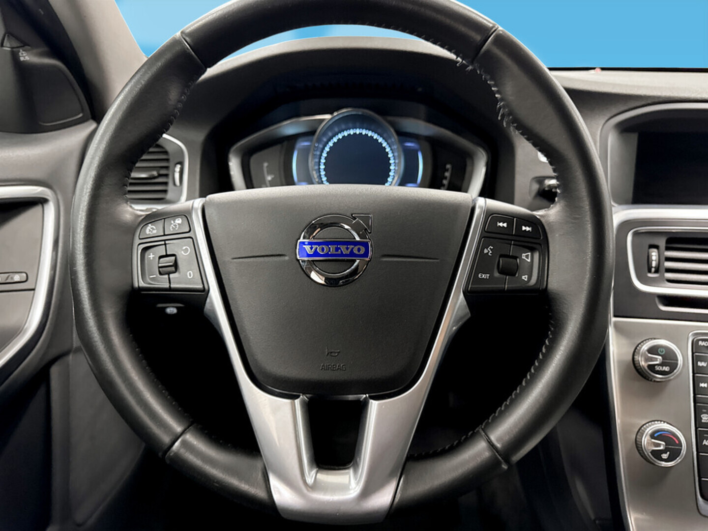 VOLVO V60 Cross Country 2016
