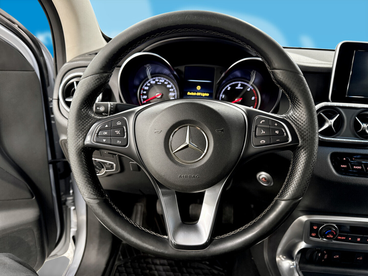 MERCEDES-BENZ X 2018