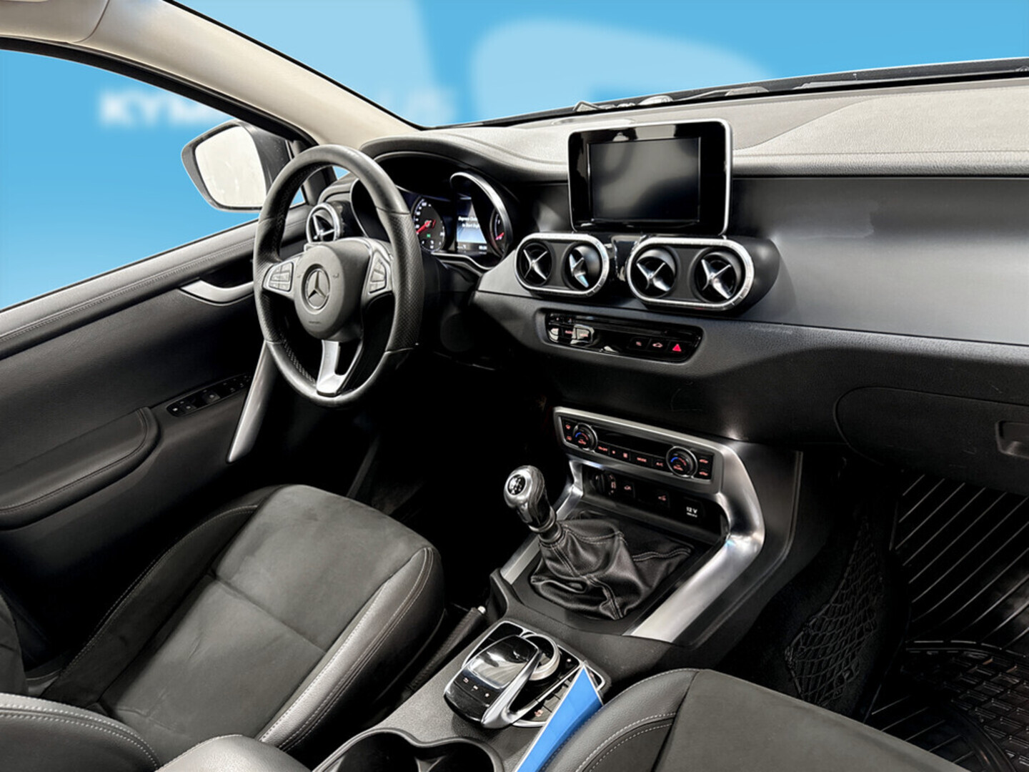 MERCEDES-BENZ X 2018