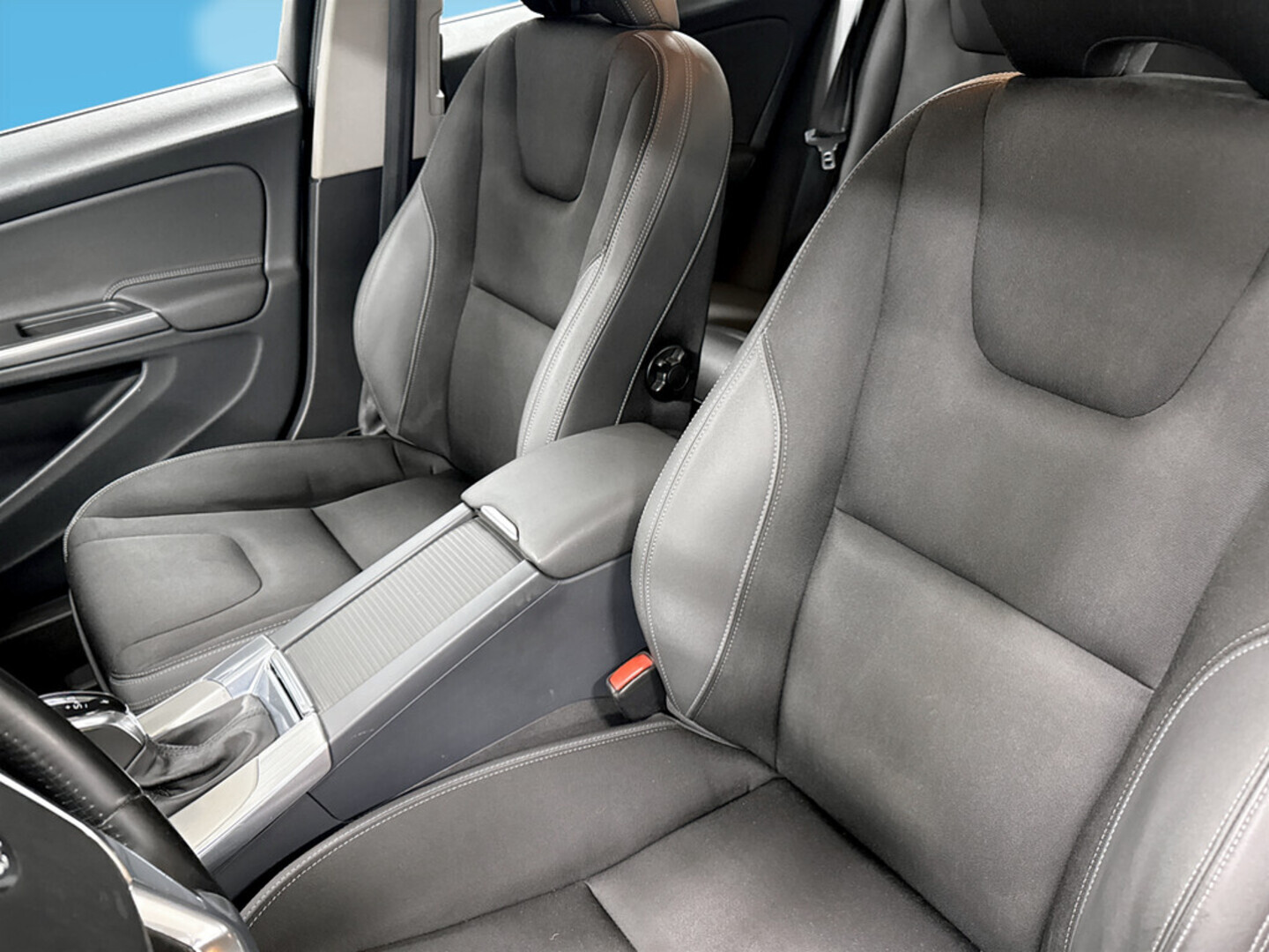VOLVO V60 2014