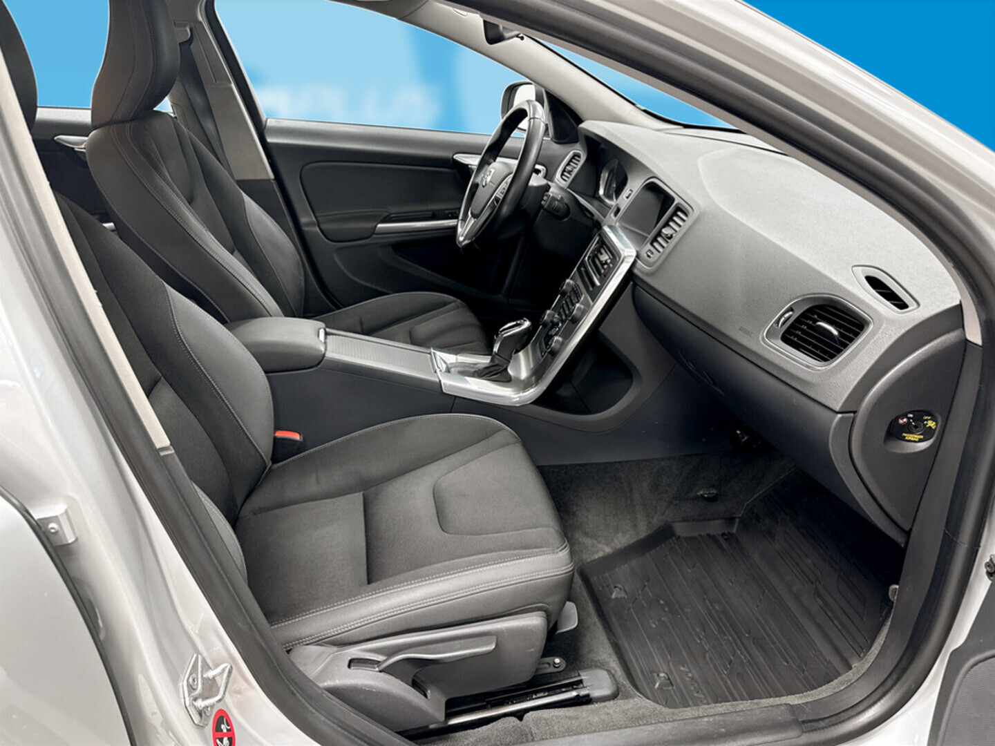 VOLVO V60 2014
