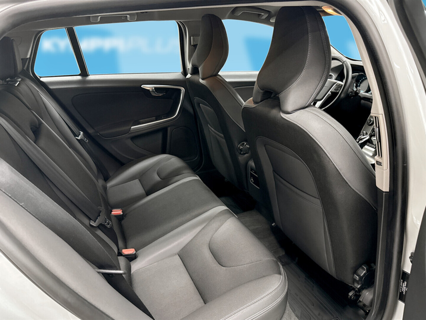 VOLVO V60 2014