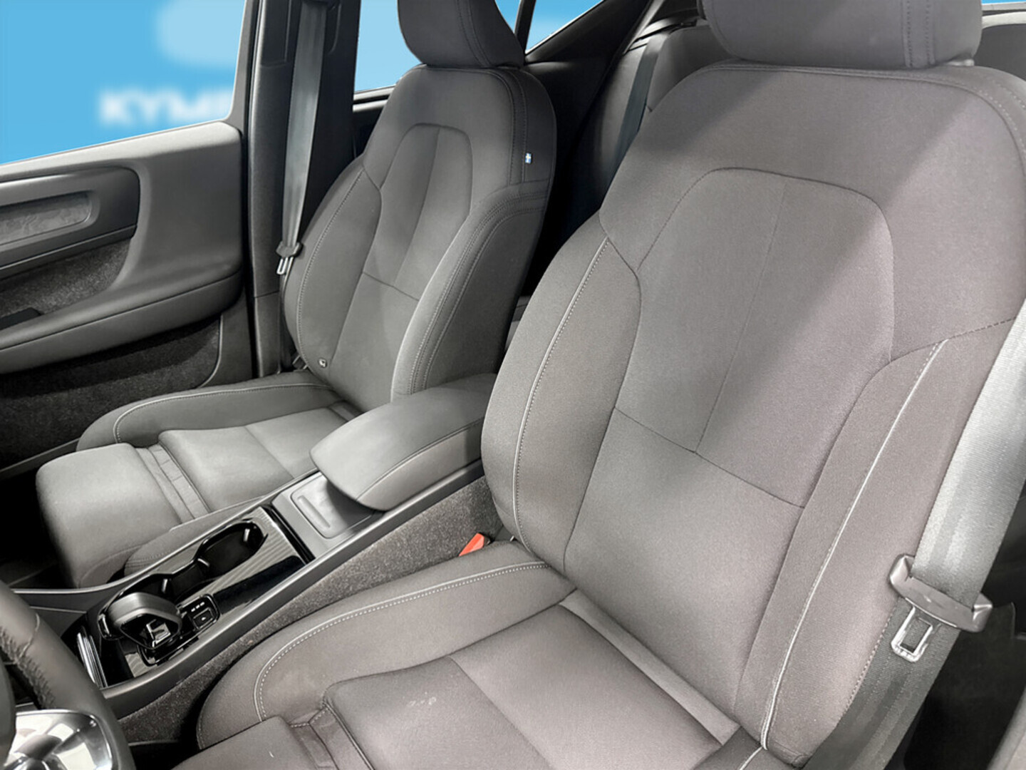 VOLVO XC40 2024