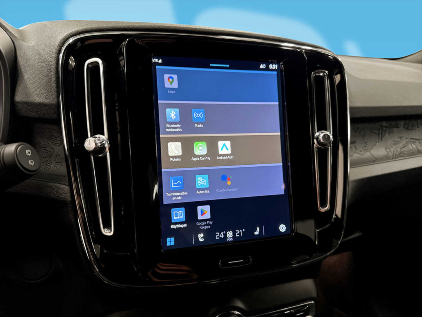 VOLVO XC40 2024