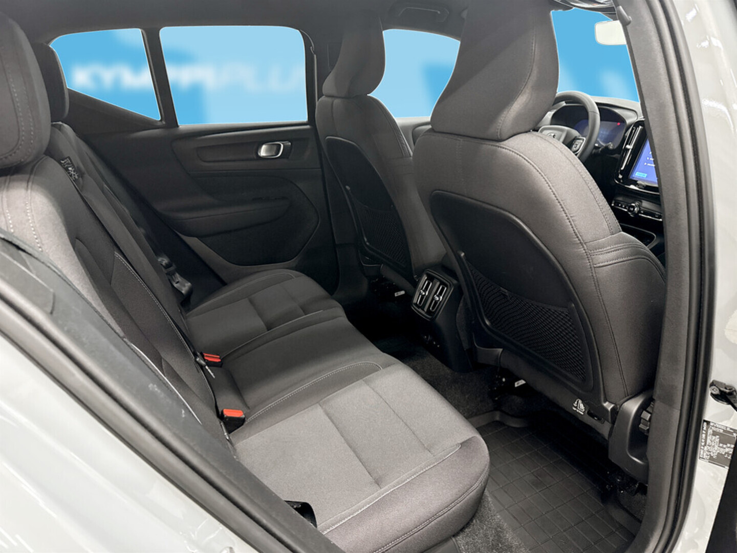 VOLVO XC40 2024