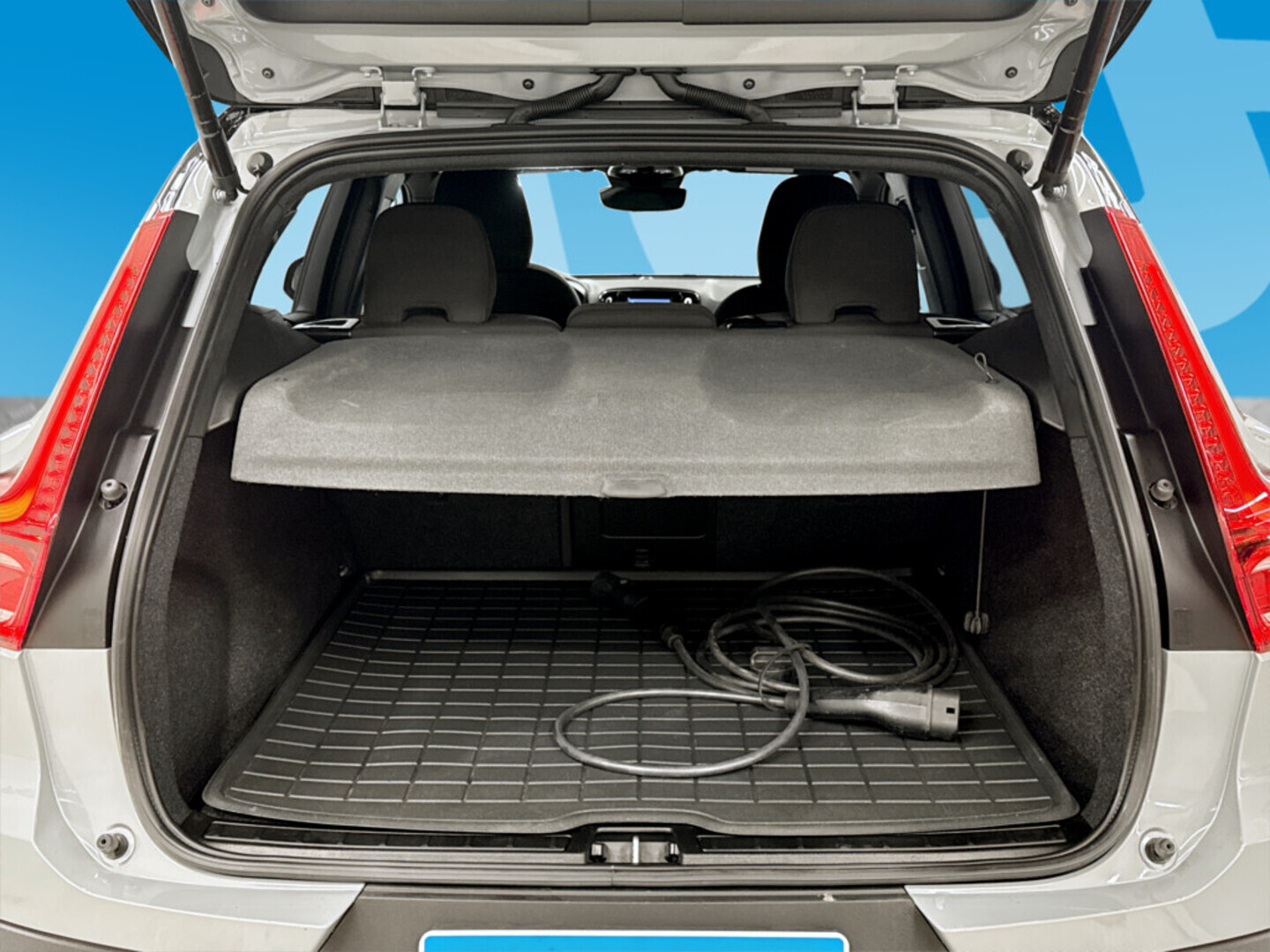 VOLVO XC40 2024