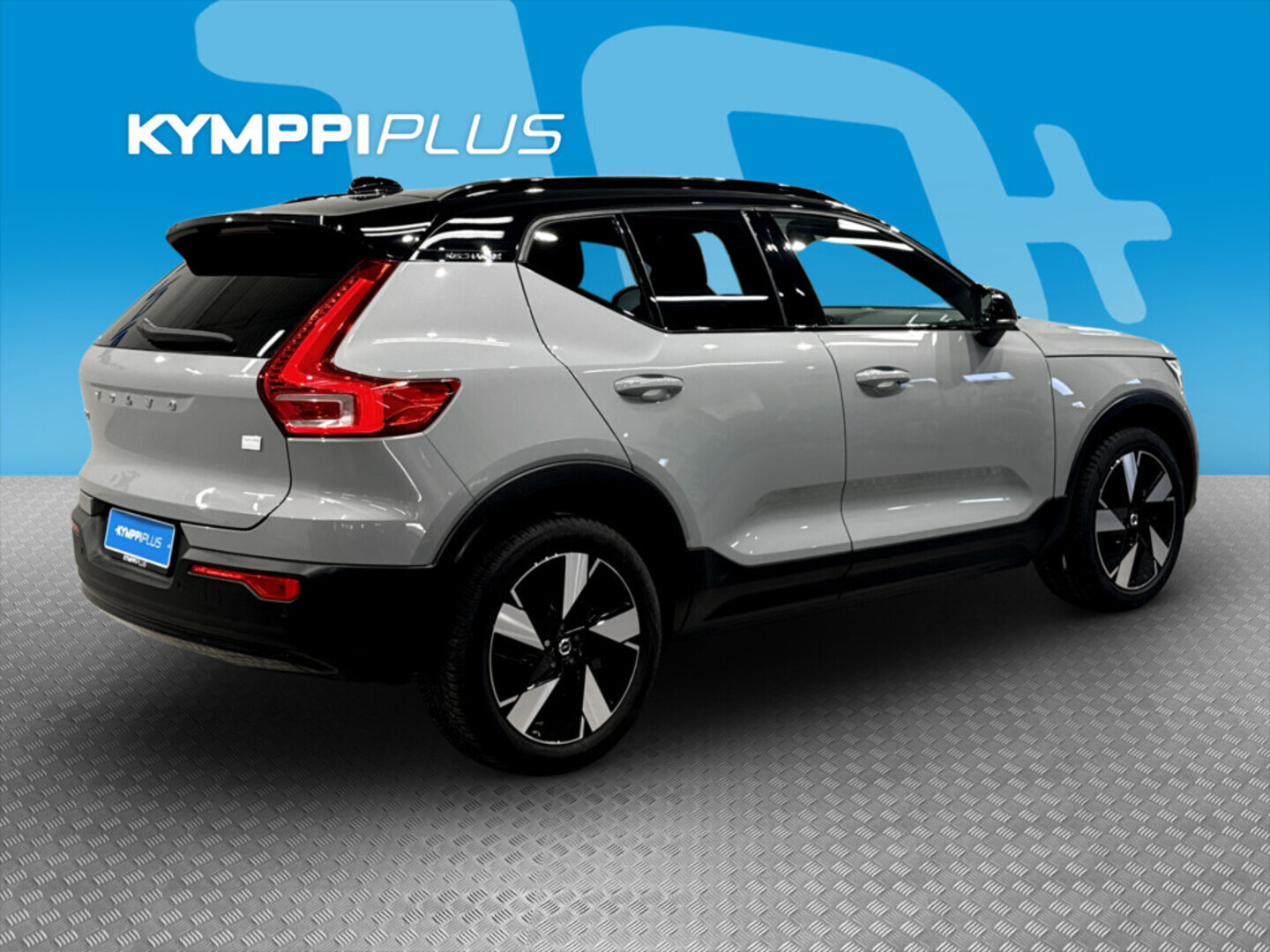 VOLVO XC40 2024