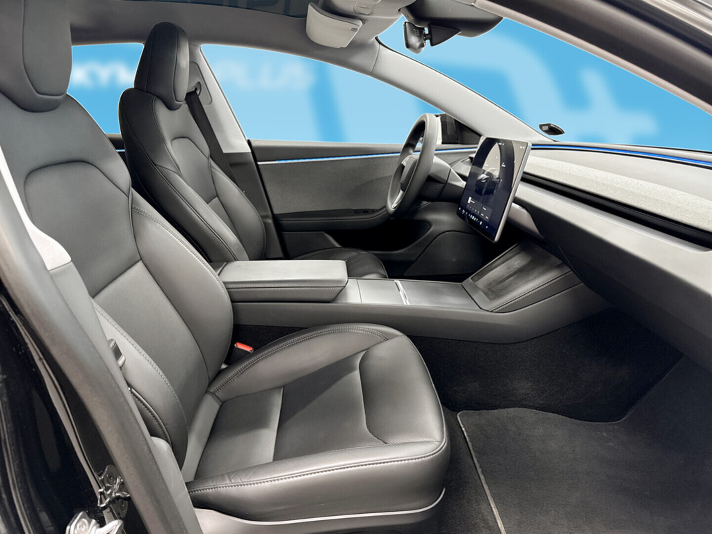 TESLA Model 3 2025