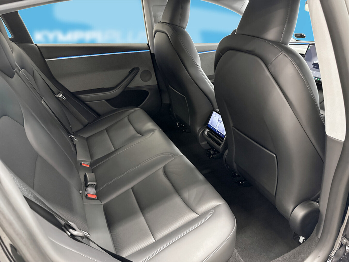 TESLA Model 3 2025