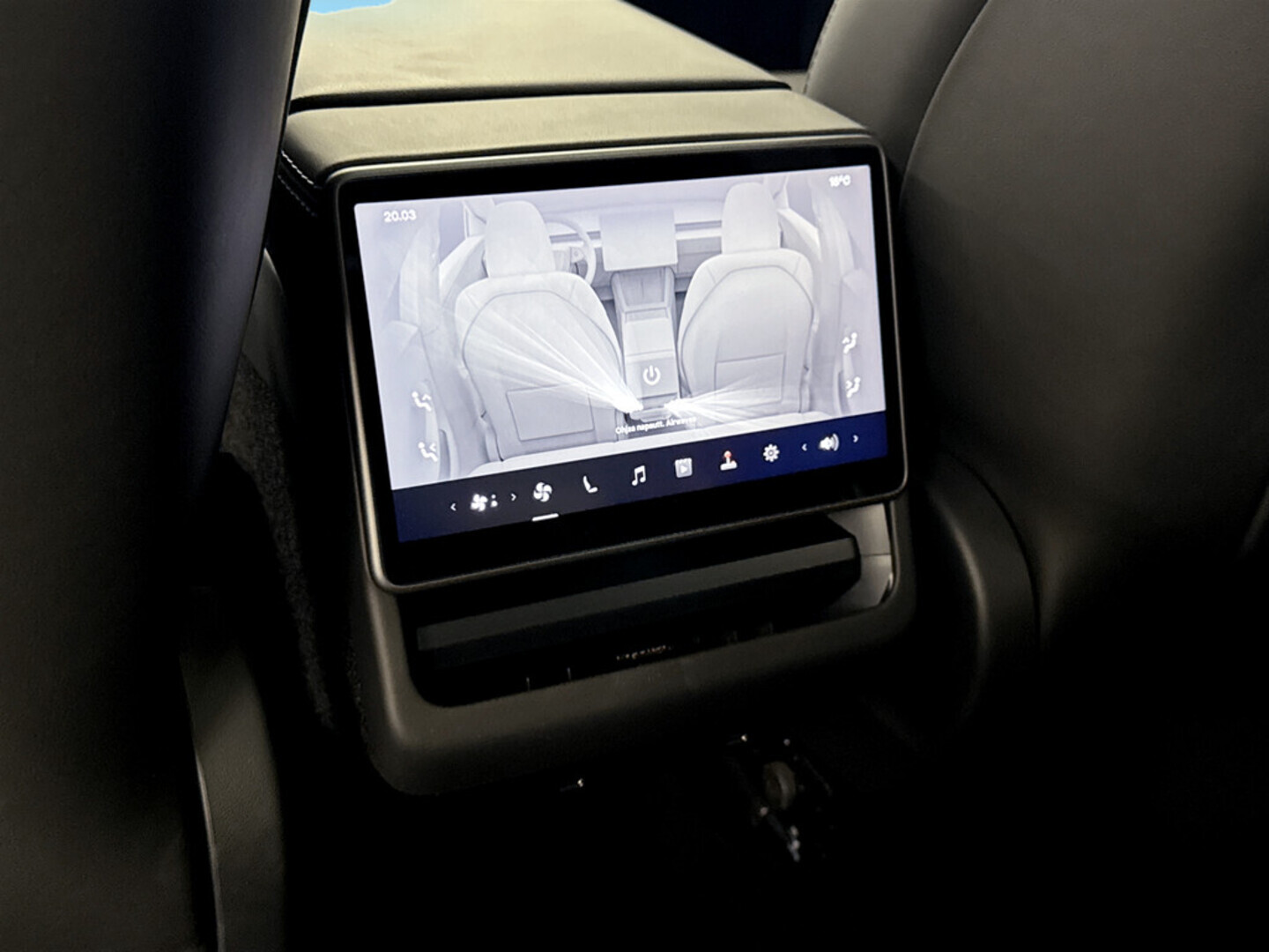 TESLA Model 3 2025