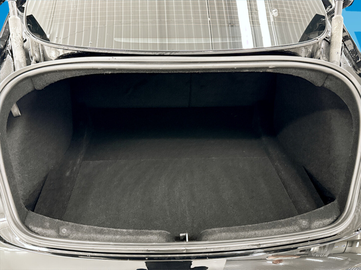 TESLA Model 3 2025
