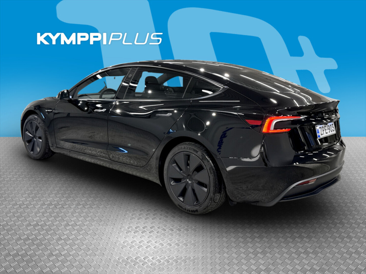 TESLA Model 3 2025