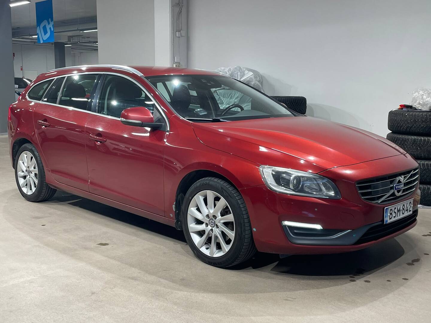 VOLVO V60 2015