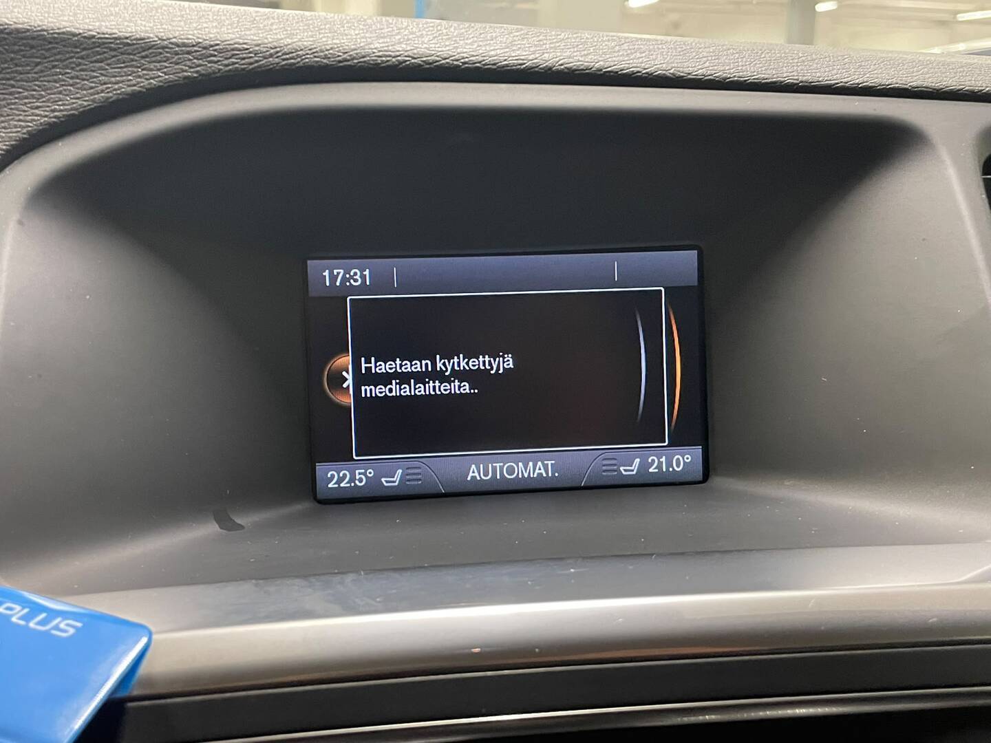 VOLVO V60 2015