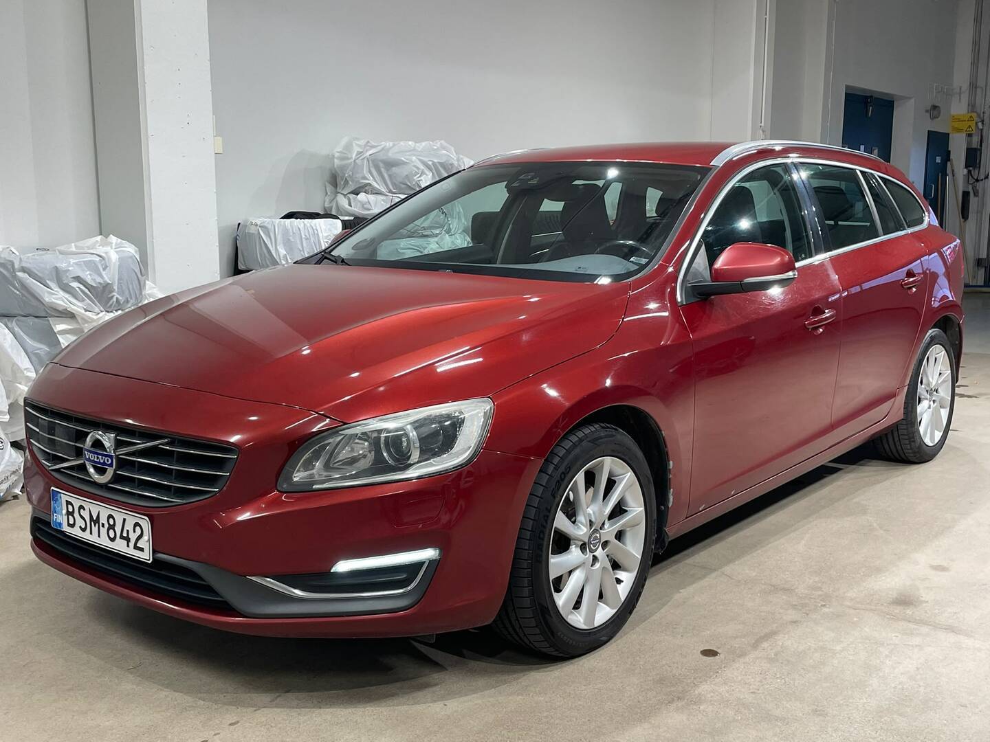 VOLVO V60 2015