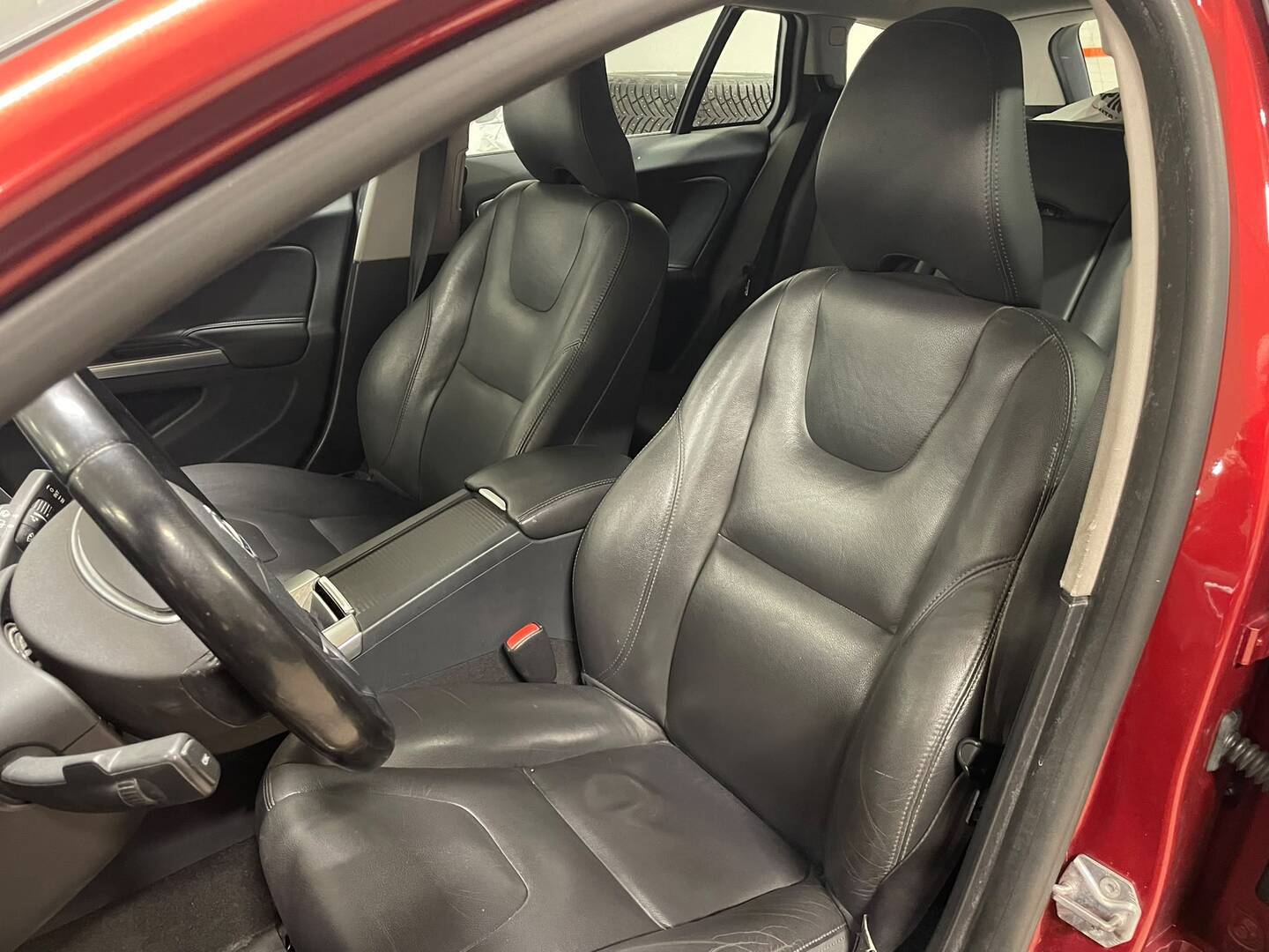 VOLVO V60 2015