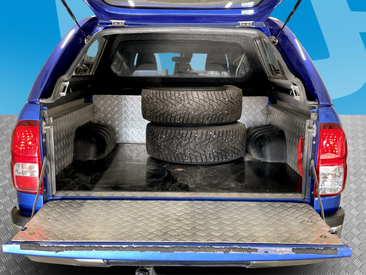 TOYOTA Hilux 2016
