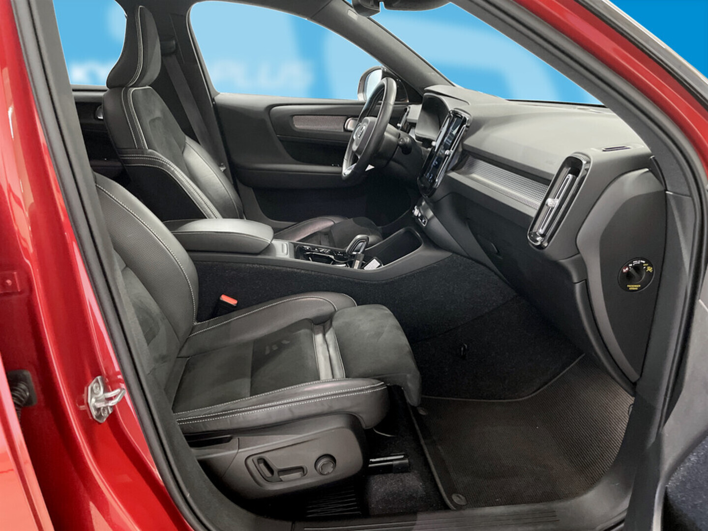 VOLVO XC40 2021