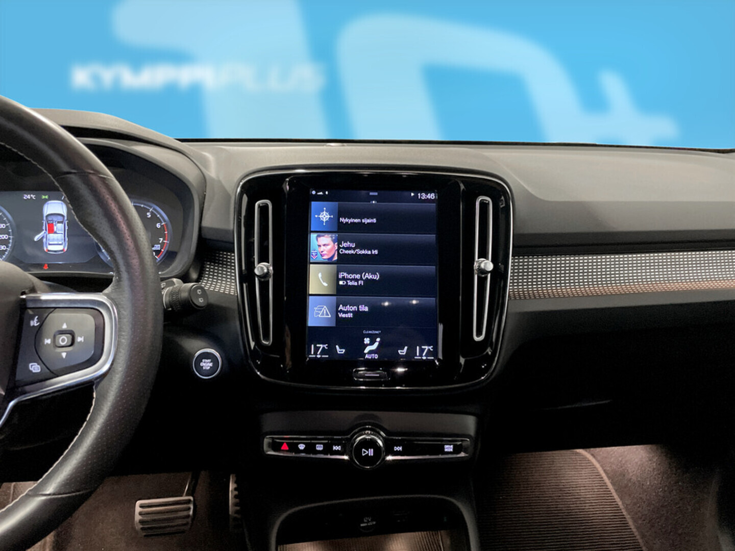 VOLVO XC40 2021