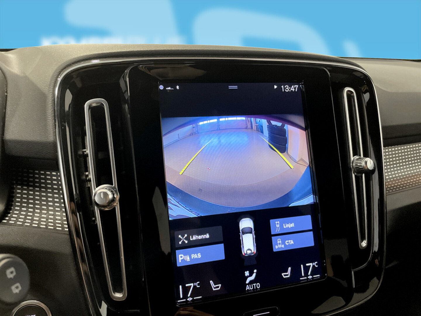 VOLVO XC40 2021
