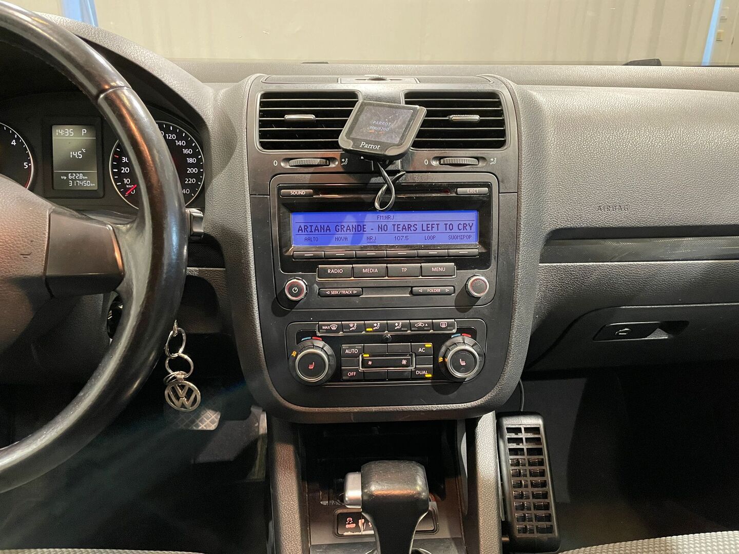 VOLKSWAGEN Jetta 2010