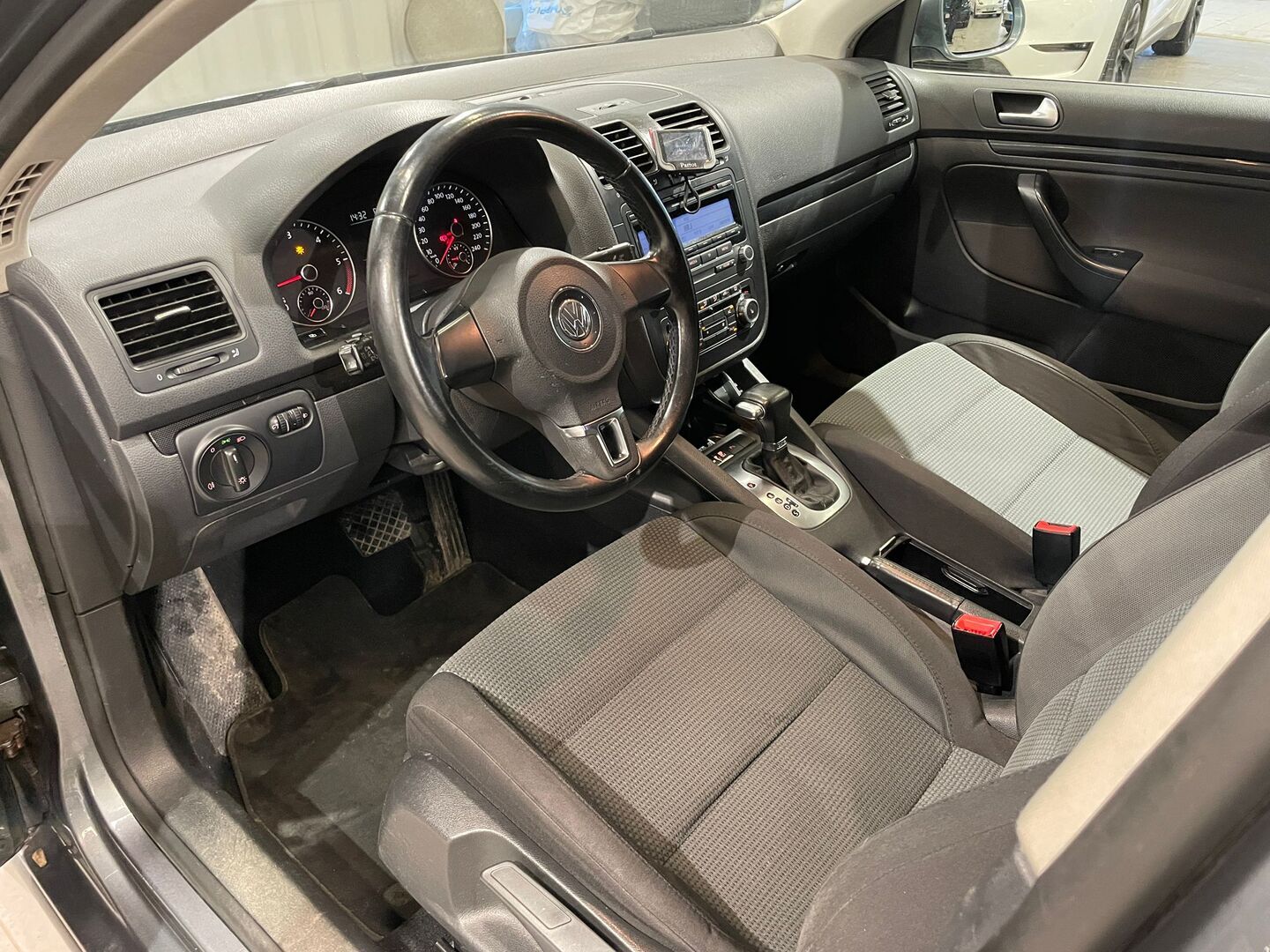 VOLKSWAGEN Jetta 2010