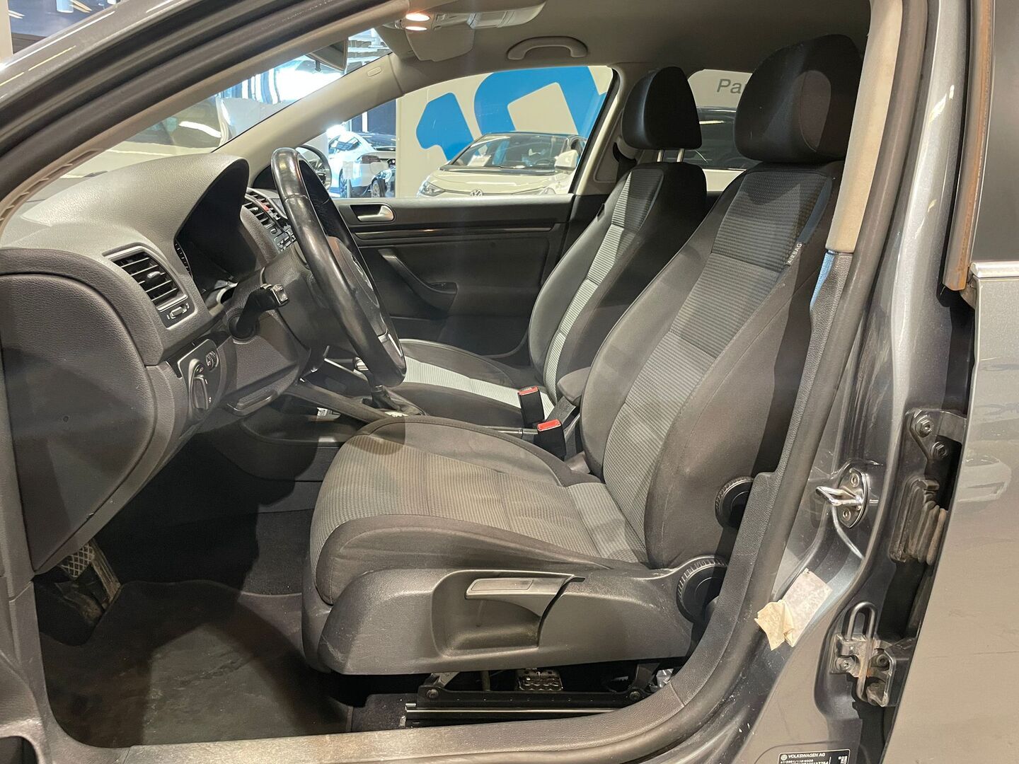 VOLKSWAGEN Jetta 2010