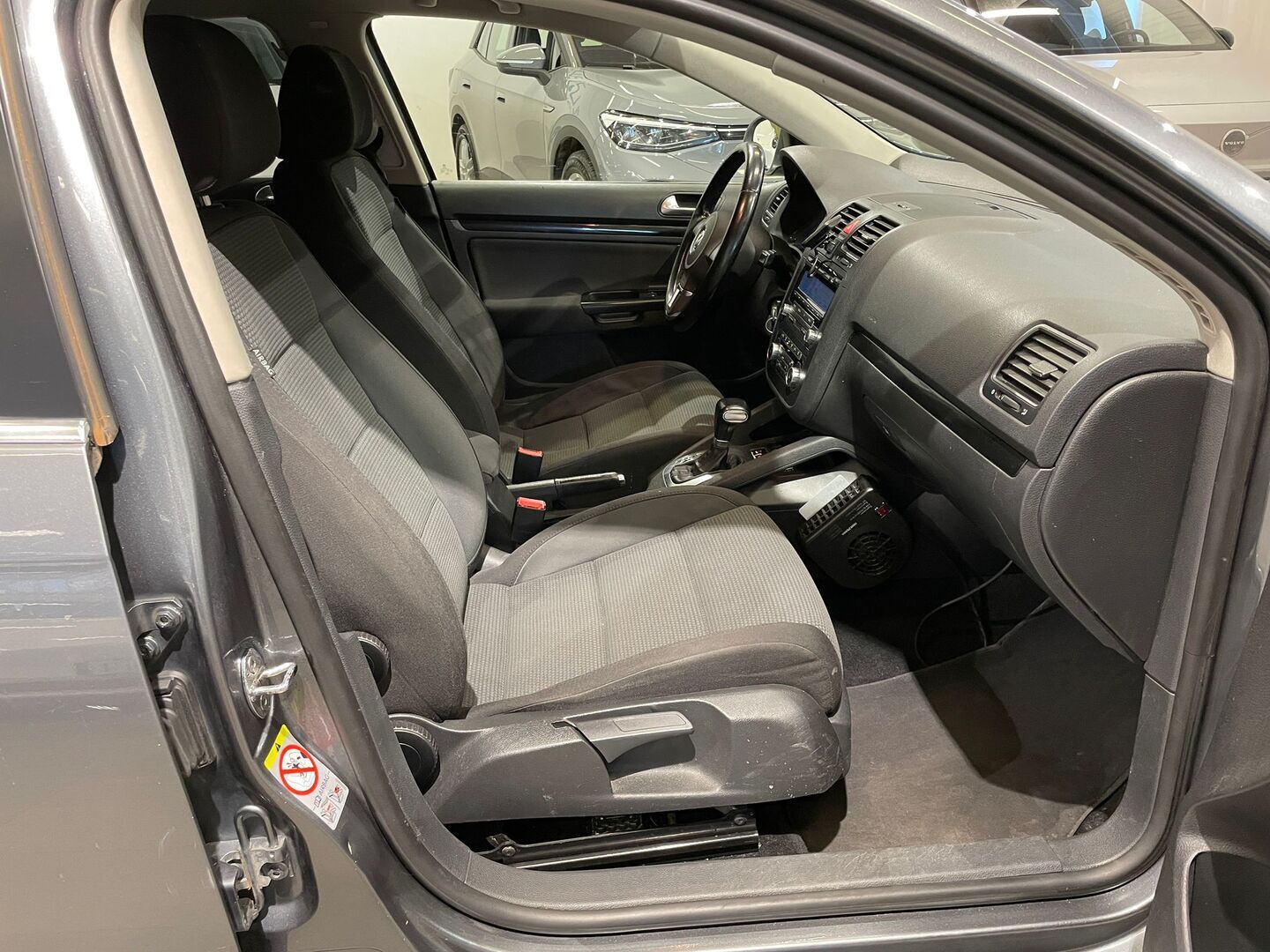 VOLKSWAGEN Jetta 2010