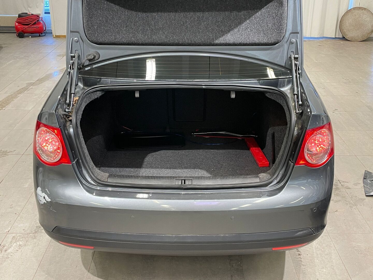 VOLKSWAGEN Jetta 2010