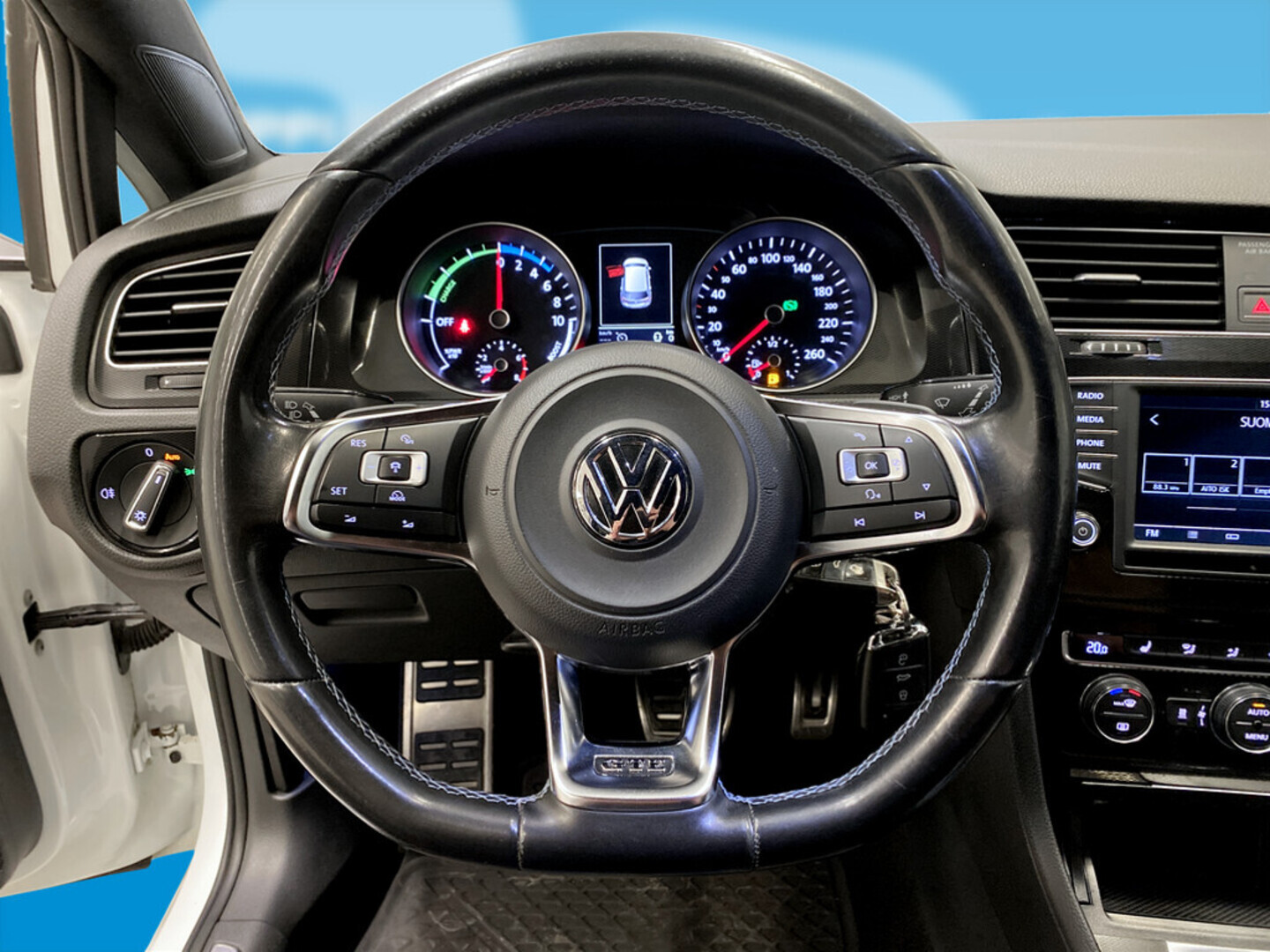 VOLKSWAGEN Golf 2015