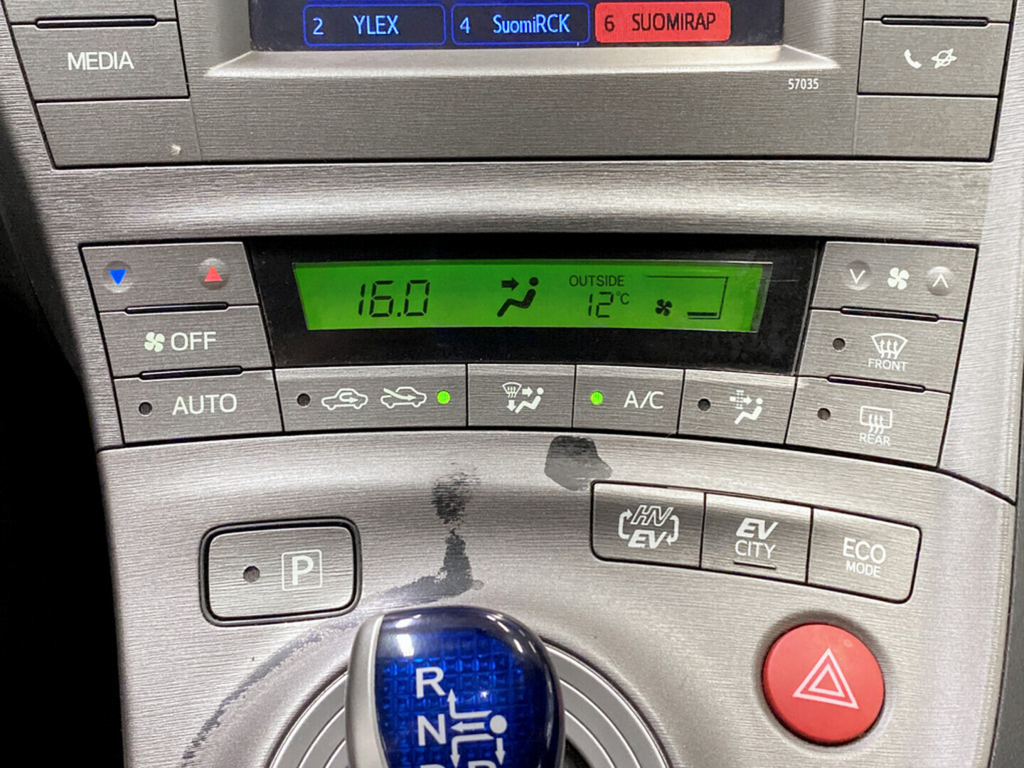 TOYOTA Prius PHEV 2015