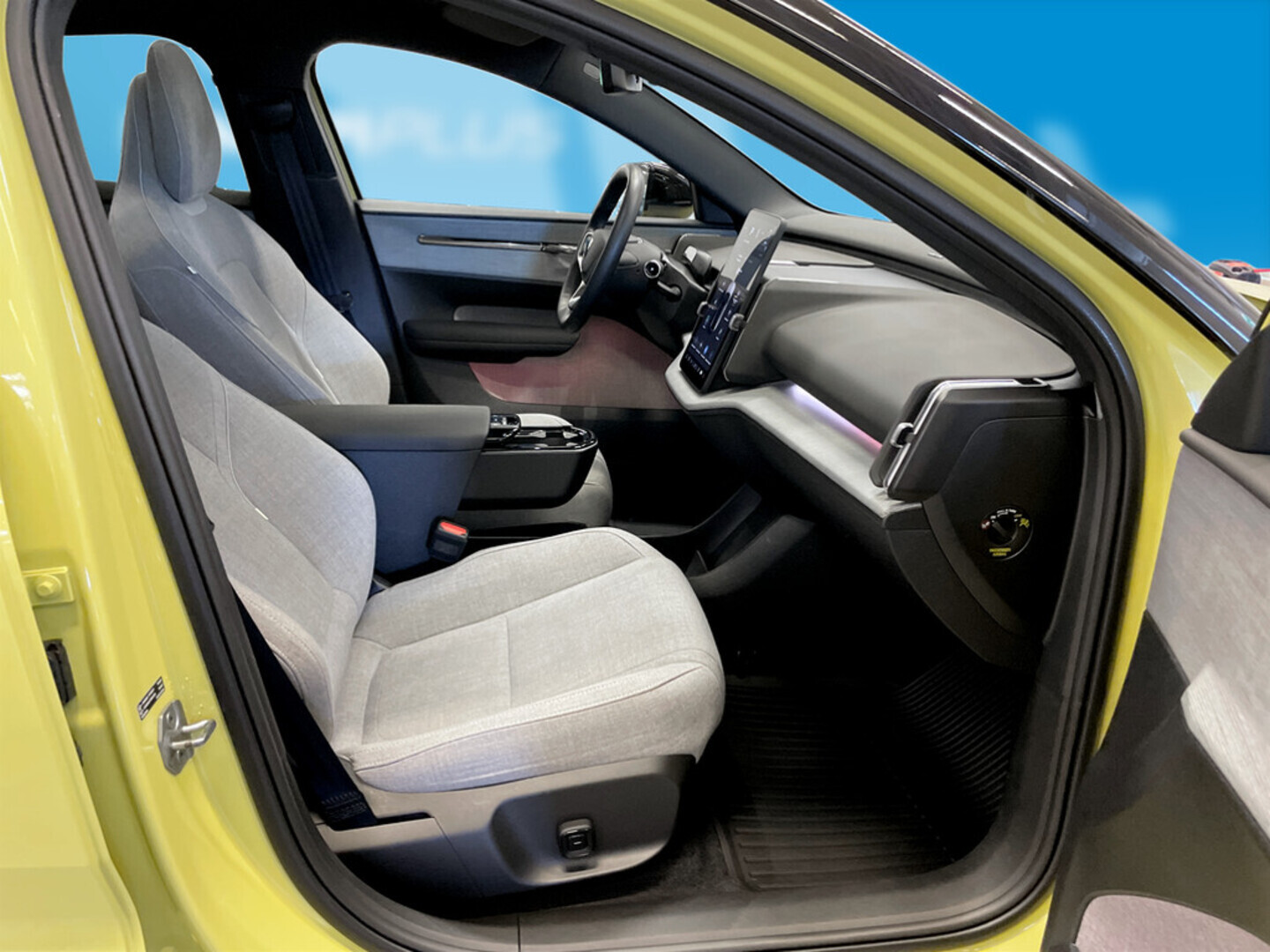 VOLVO EX30 2024