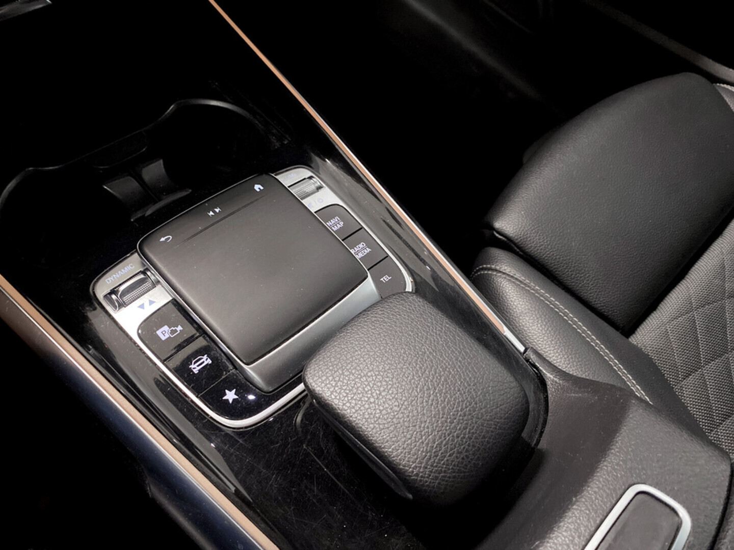 MERCEDES-BENZ GLB 2020