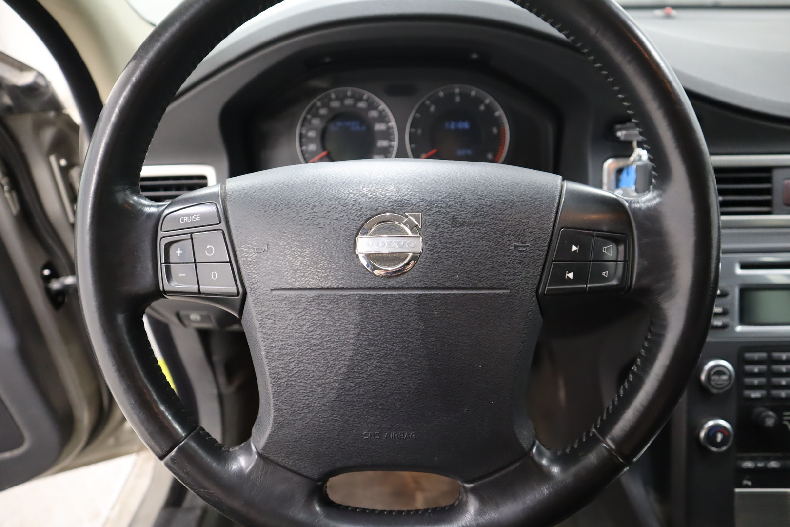 VOLVO V70 2008