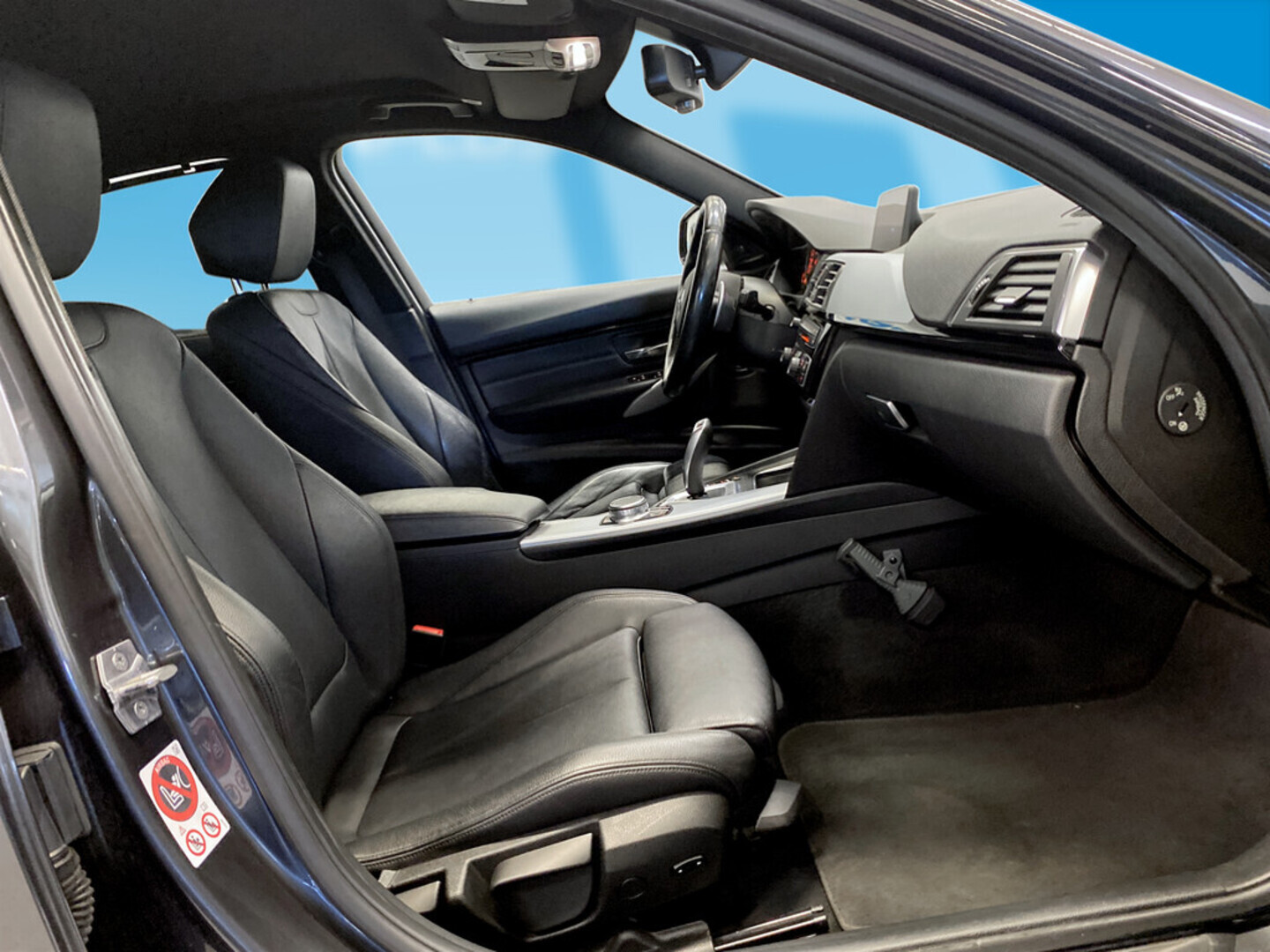 BMW 330 2017